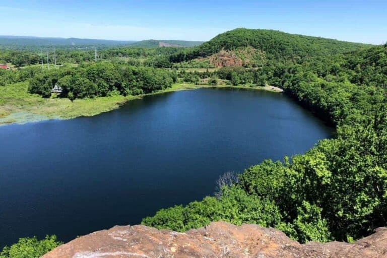 The BEST Trails For Hiking Near Hartford CT