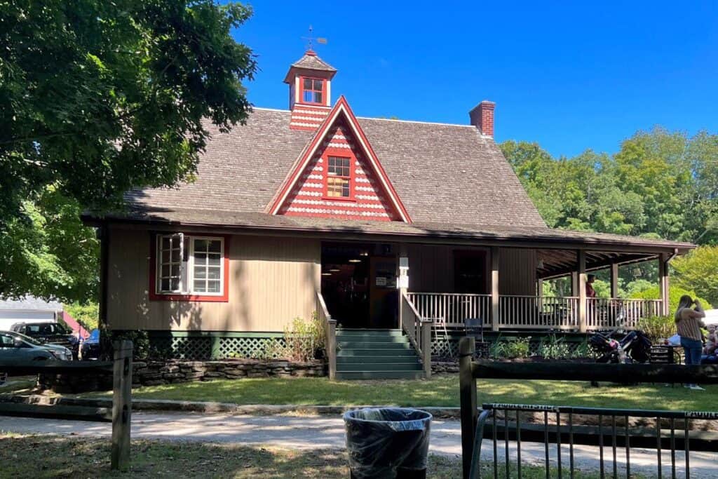 B.F. Clyde's Cider Mill Daily Life Travels